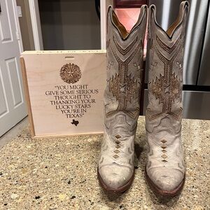 Ladies Corral Western Cowboy Boots - Cream and Brown Size 10M